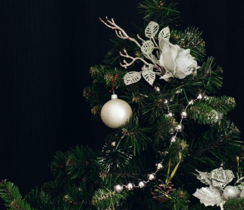 The Perfect Glow: a Pre-Lit Christmas Tree is Worth It